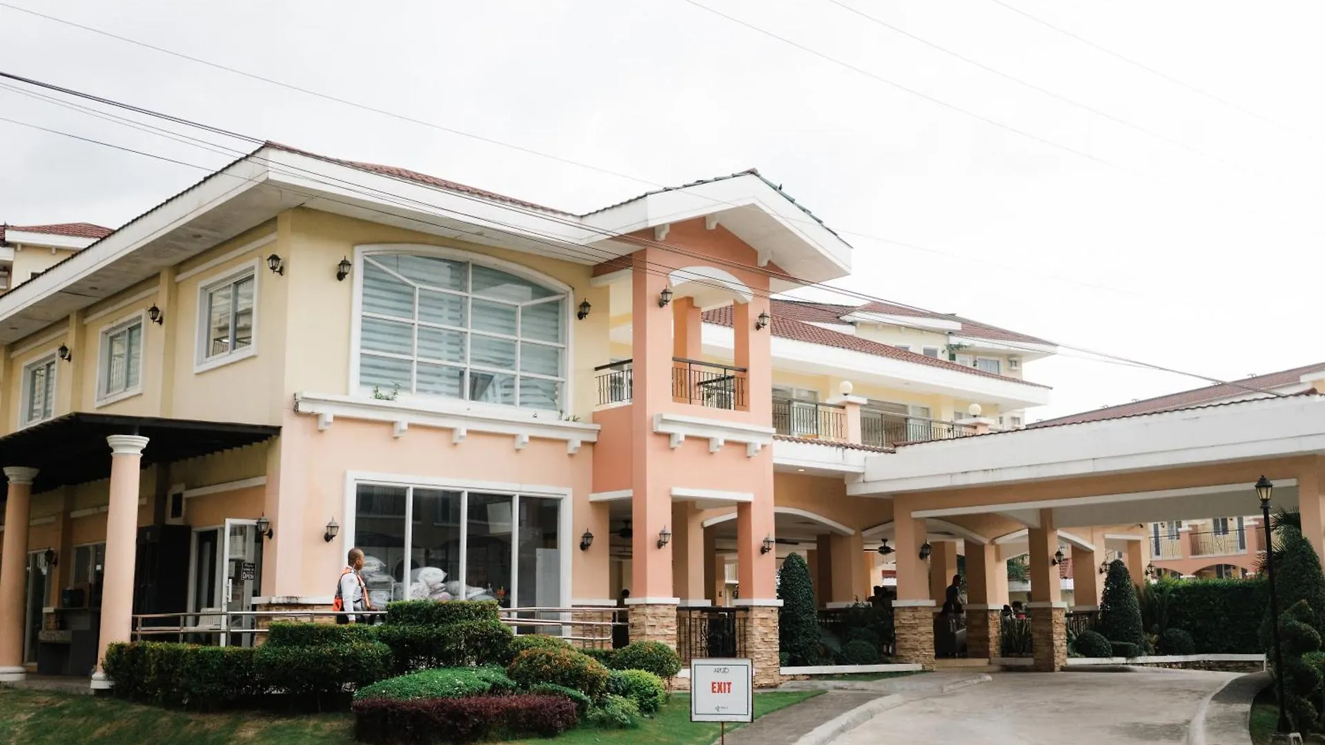 Ar05 Eva'S Brand New 1Br Arezzo Place Davao Filipinas