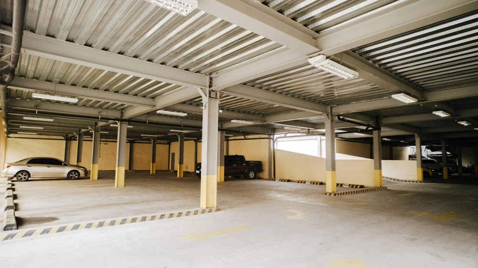 Ar05 Eva'S Brand New 1Br Arezzo Place Davao